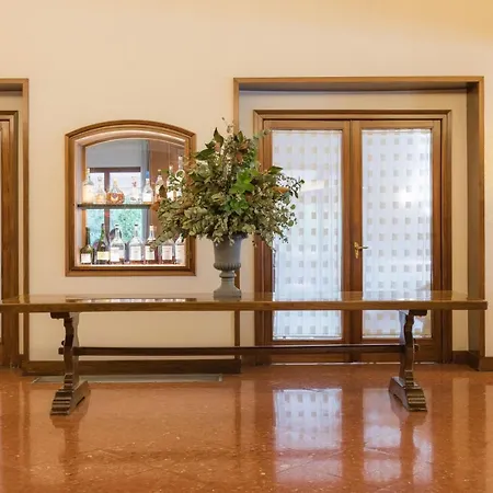 Otel Emporda Figueres (Girona)