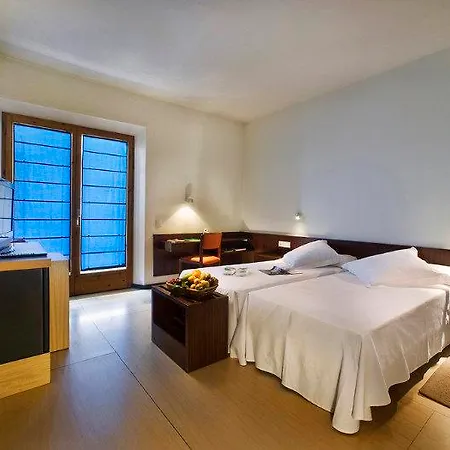 Emporda ホテル 4*