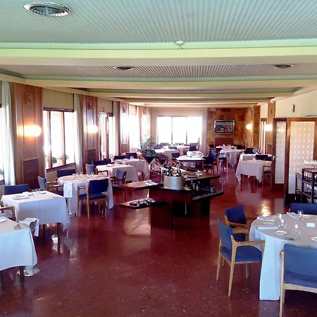 Otel Emporda 4*