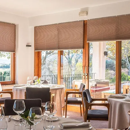 Emporda 호텔 4*